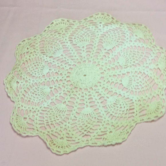 FINAL SALE PRICE 6 Pc Vintage Crocheted Doily Set - Picture 14 of 16